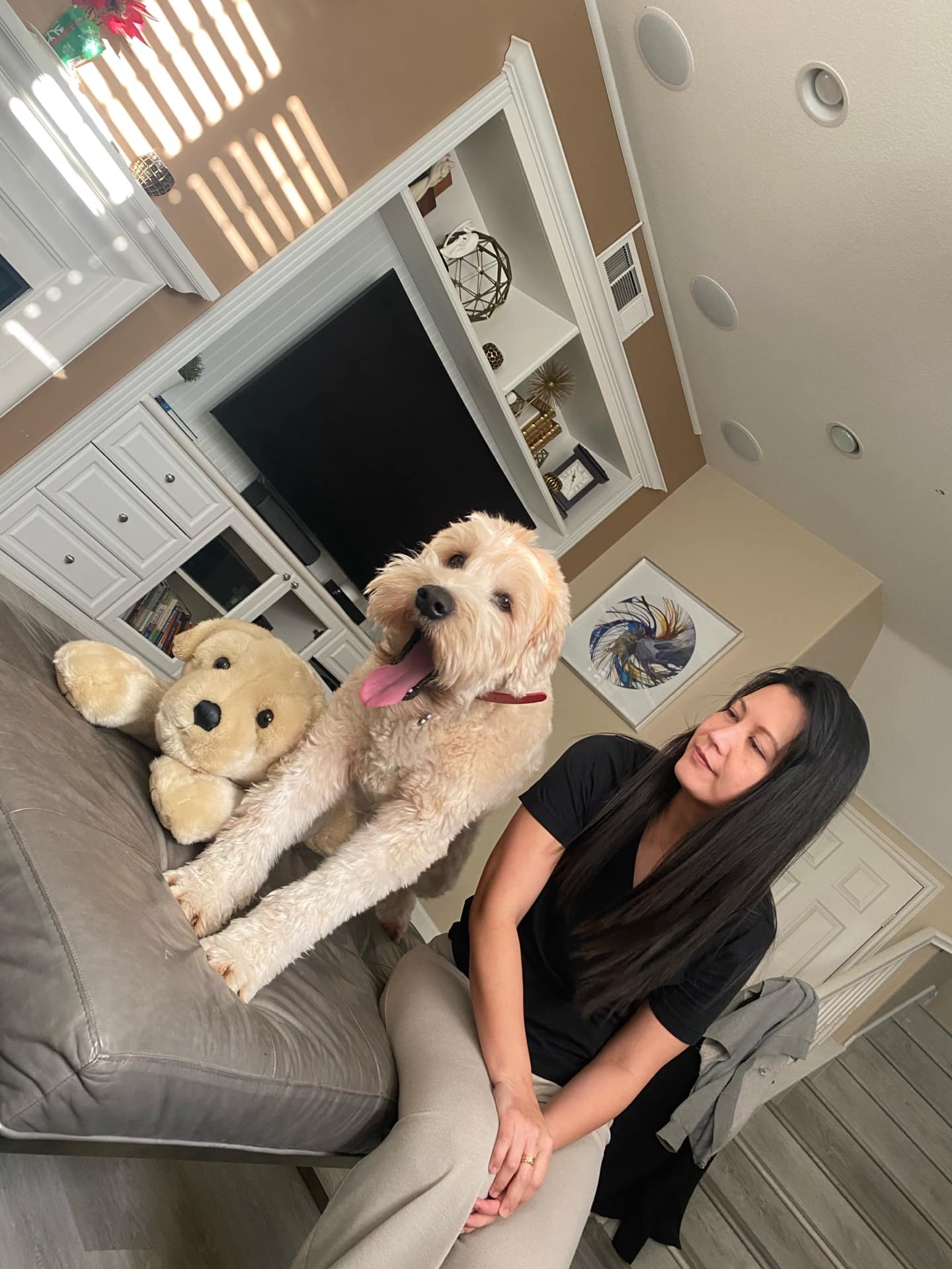 Evie with family on the couch